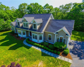 10 Timberlane Drive