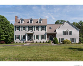98 Mistletoe Drive