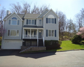 5 Edgewater Circle