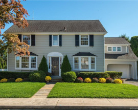 4 Colonial Court