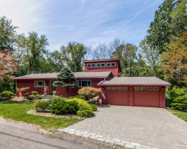 77 Oak Ridge Drive