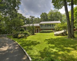 15 Thayer Pond Road
