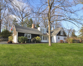 21 Lakeview Avenue
