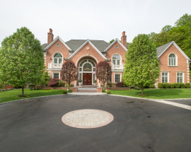 26 Pequot Lane