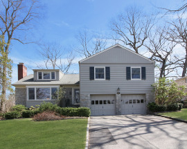 12 Pokahoe Drive