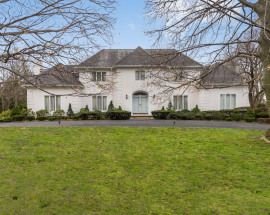 2 Manhattan Avenue