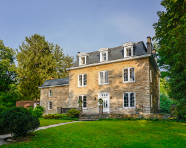 19 Matthiessen Park S