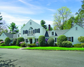 18 Lakeside Drive