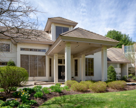 4 Eastbrook Ln