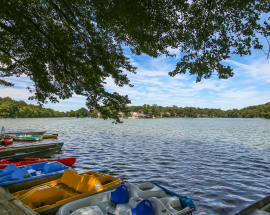 5 Waterside Close