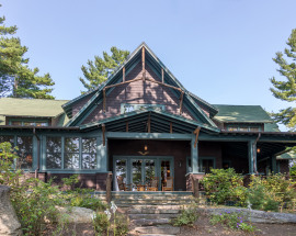554 West Wakefield Boulevard