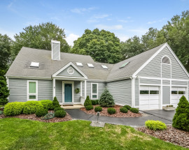 8 Centre Village Drive