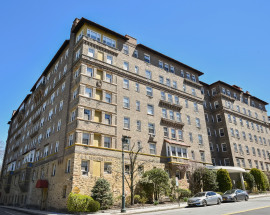 16 North Chatsworth Avenue #203