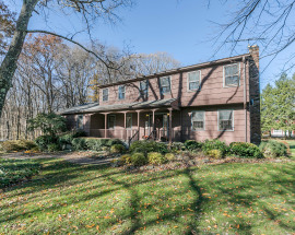 12 Chestnut Knoll Drive