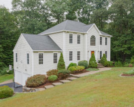 85 Howard Lane