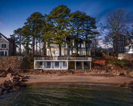 81 Groveway