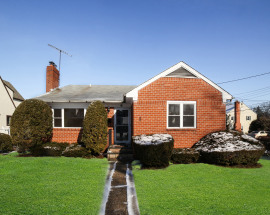 15 Pine Avenue