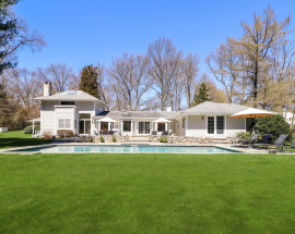 2 Four Acres Road