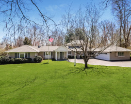 2 Four Acres Road