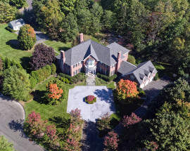 2 Laurelwood Court