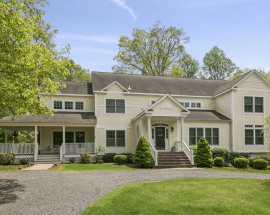 8 East Bearhouse Hill Road