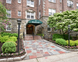 21 North Chatsworth Avenue #4A