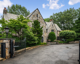 15 Hillcrest Drive