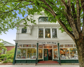 44 Main St