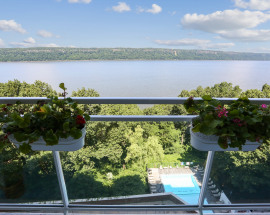 2575 Palisade #8E