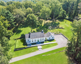 28 Colonial Road