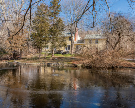 34 Johnny Cake Hill Road