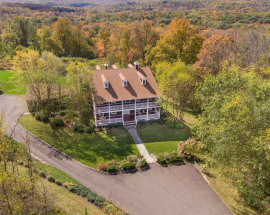 8 Longmeadow Lane