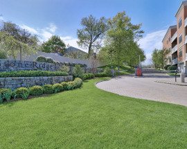 75 Stone Ridge Way #1F