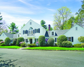 18 Lakeside Drive
