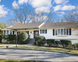 5 Iroquois Trail
