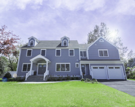 11 Tuckahoe Lane
