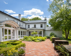 119 Under Mountain Rd