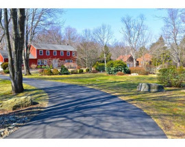 10 Chestnut Knoll Drive