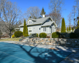 261 Litchfield Tpke