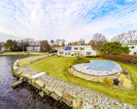 21 Lighthouse Way