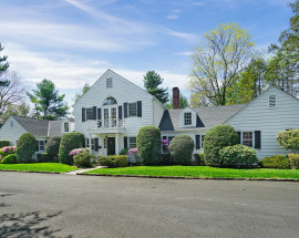18 Lakeside Drive