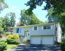 28 Lake Drive North