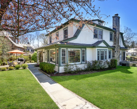 17 Center Avenue