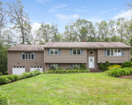 16 Willow Dr