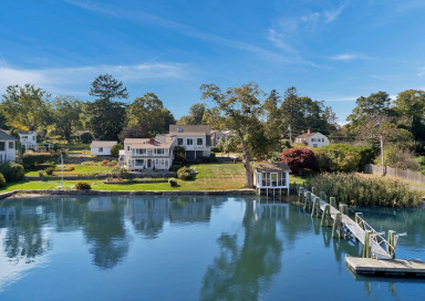22 Little Point Street