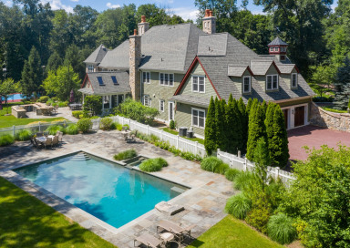 38 Schoolhouse Road